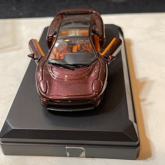 Vintage Jaguar XJ Car Model, ART 174 - Picture 5 of 5